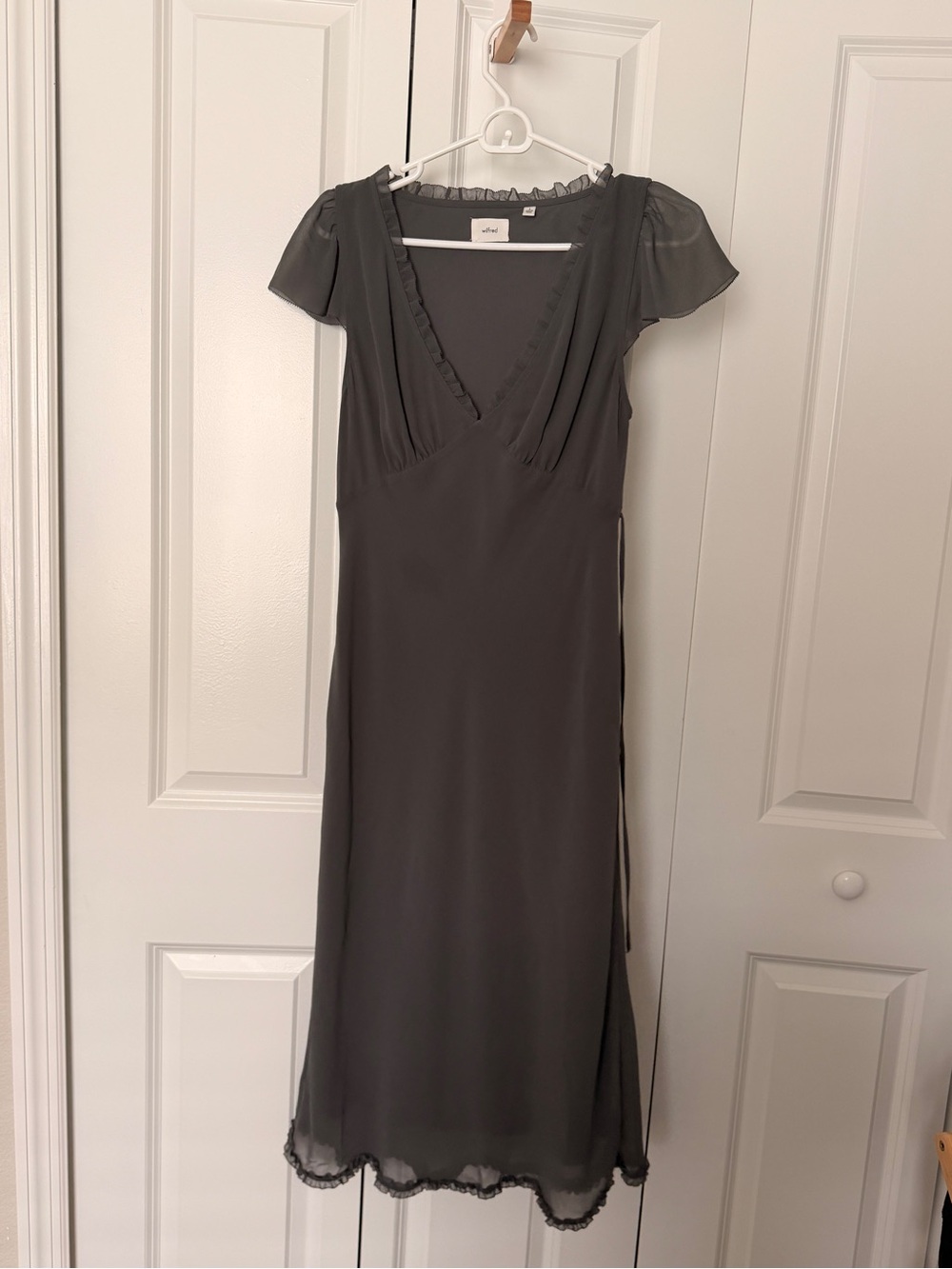 Wilfred Charcoal Flutter-Sleeve Midi Dress